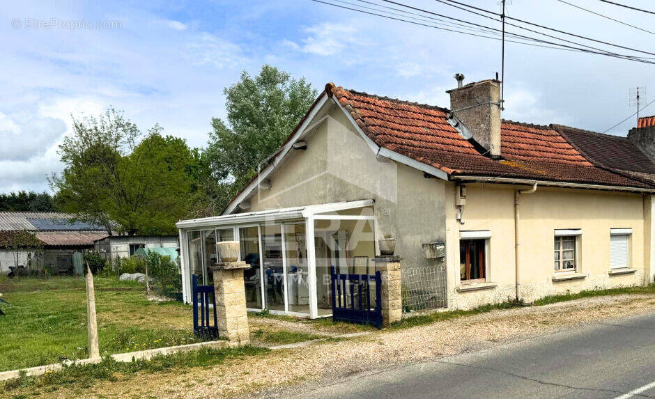 Maison à MONTPON-MENESTEROL