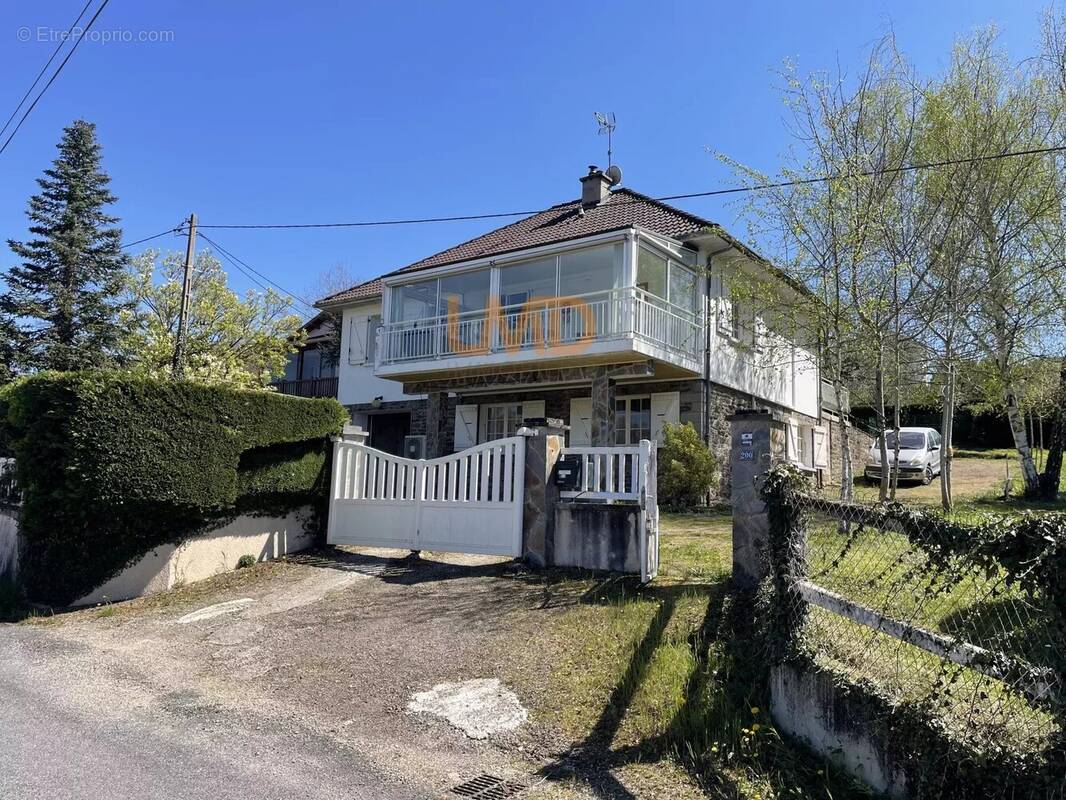 Maison à DECAZEVILLE