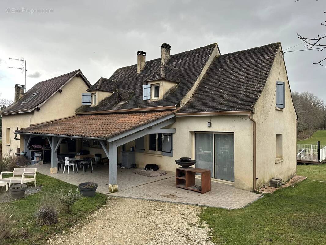 Maison à PRESSIGNAC-VICQ