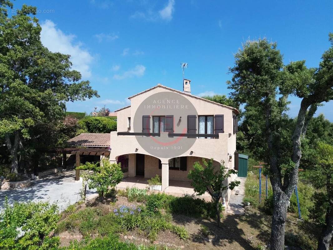 Maison à LES ADRETS-DE-L&#039;ESTEREL