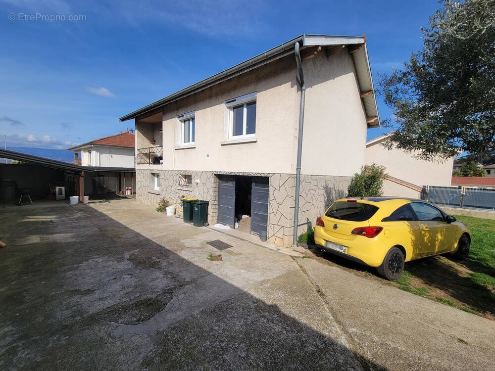 Maison à SALAISE-SUR-SANNE