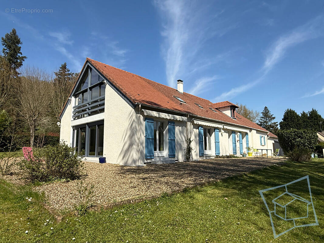 Maison à LEVIS-SAINT-NOM