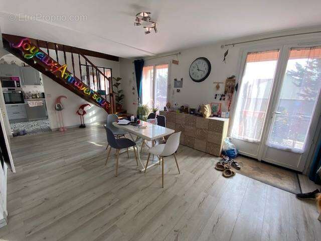 Maison à HANCHES