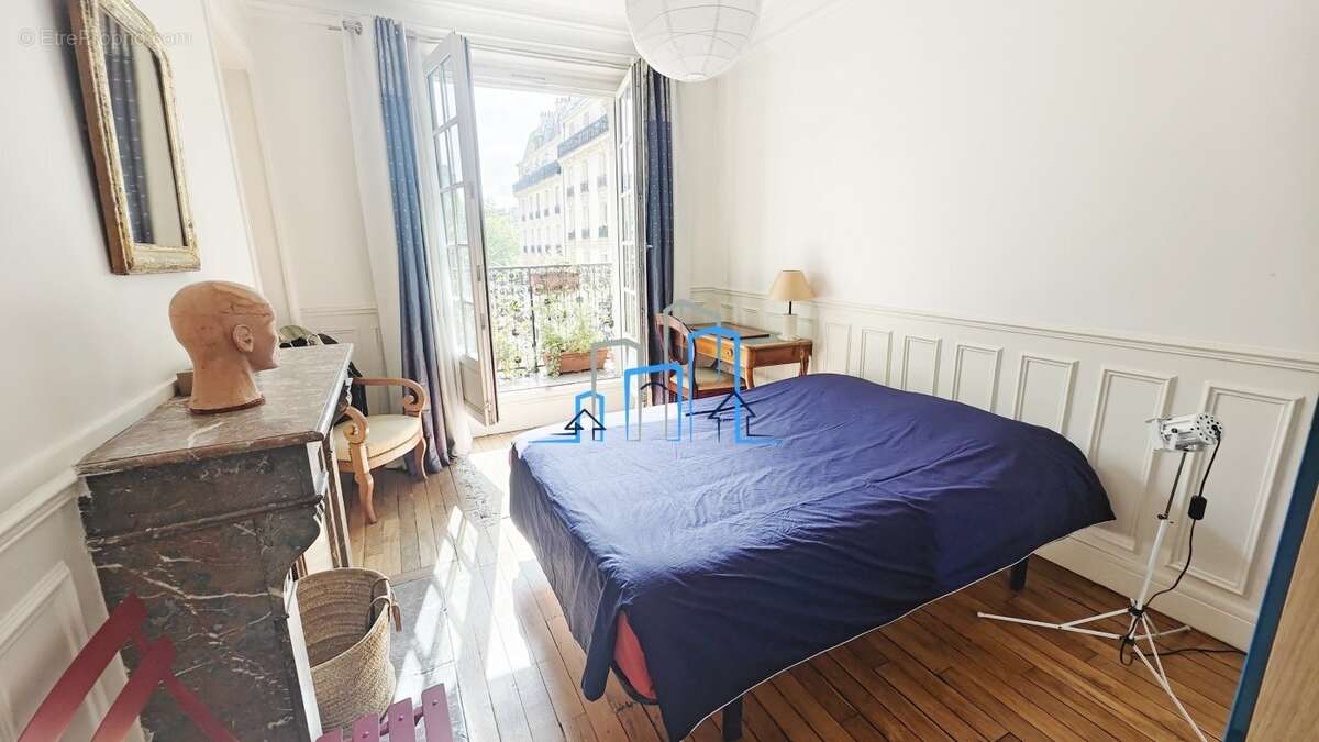 Appartement à PARIS-18E