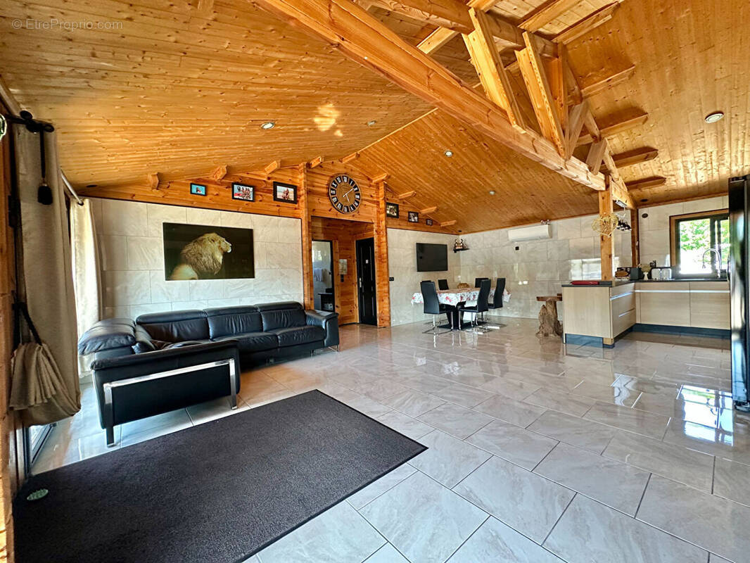 Maison à ESBLY