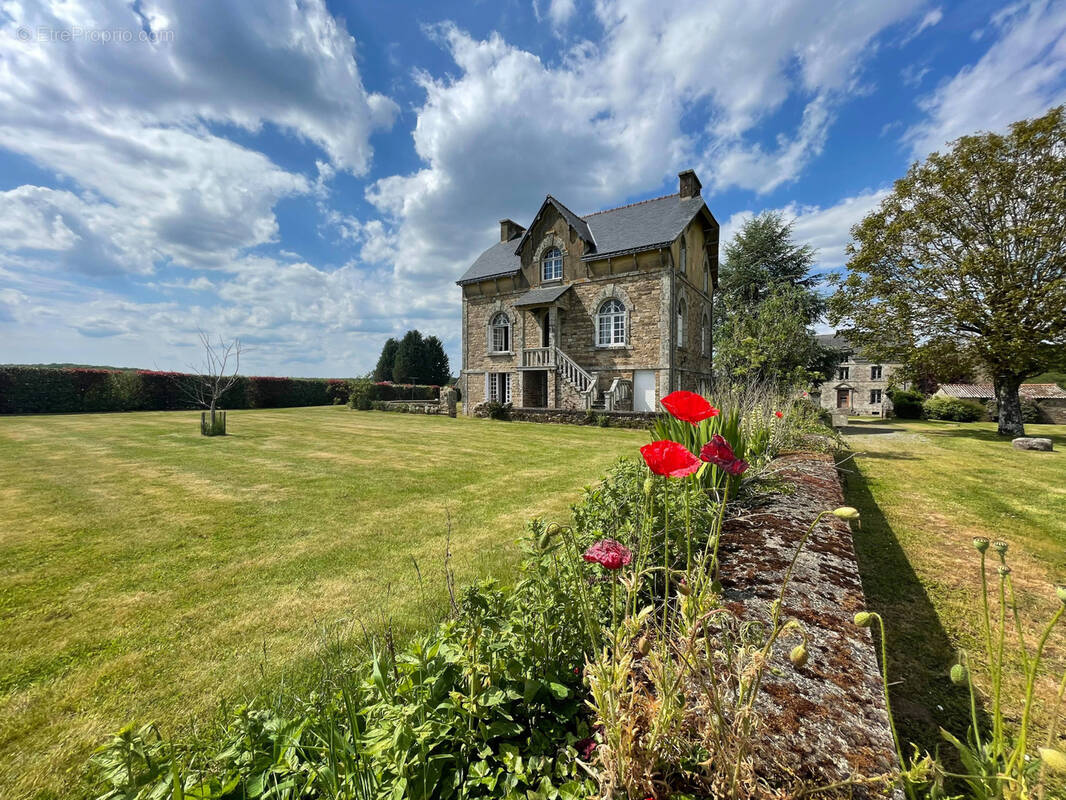 Maison à CAMORS