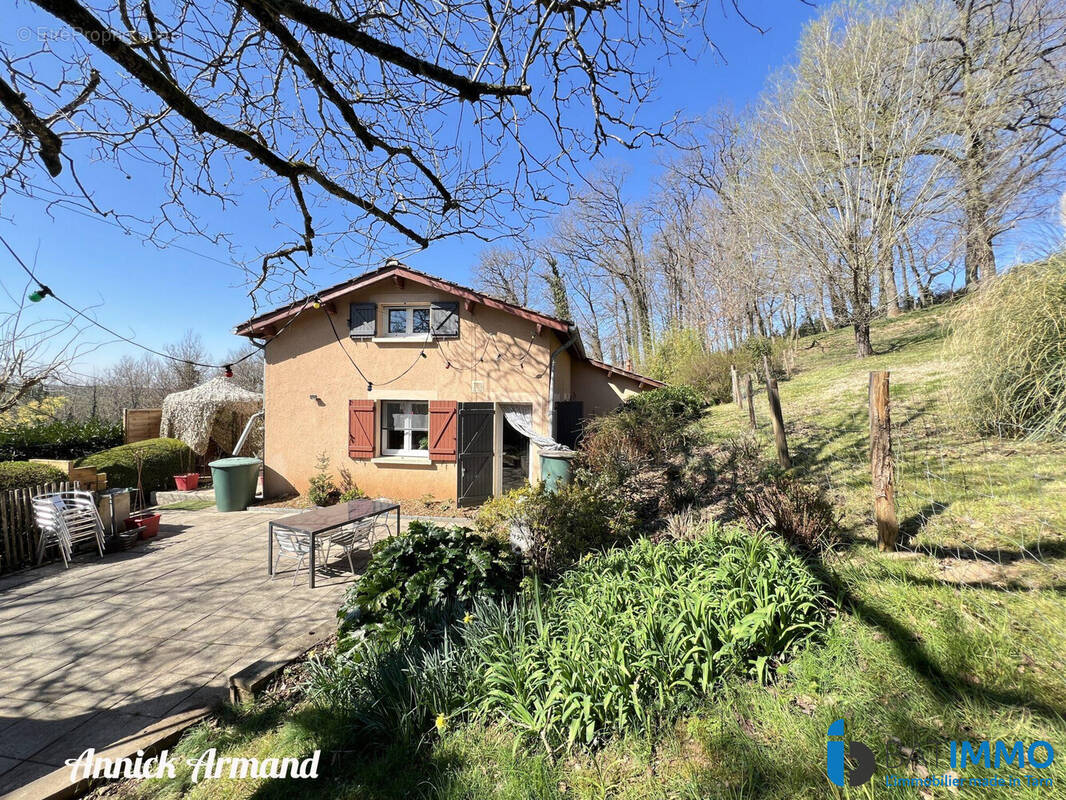 Façade Est / Terrasse - Maison à FAUCH