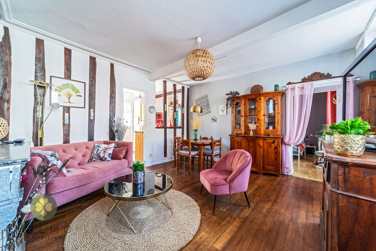 Appartement à LA QUEUE-LES-YVELINES