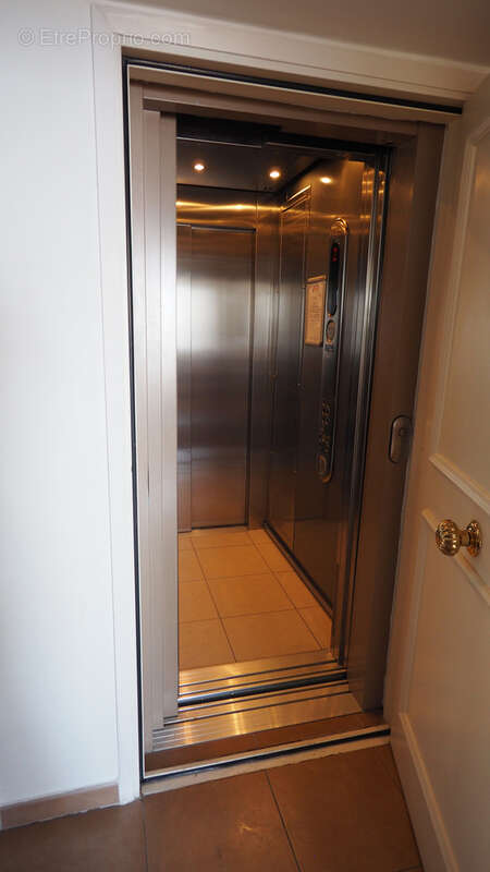 Appartement à BEAUSOLEIL