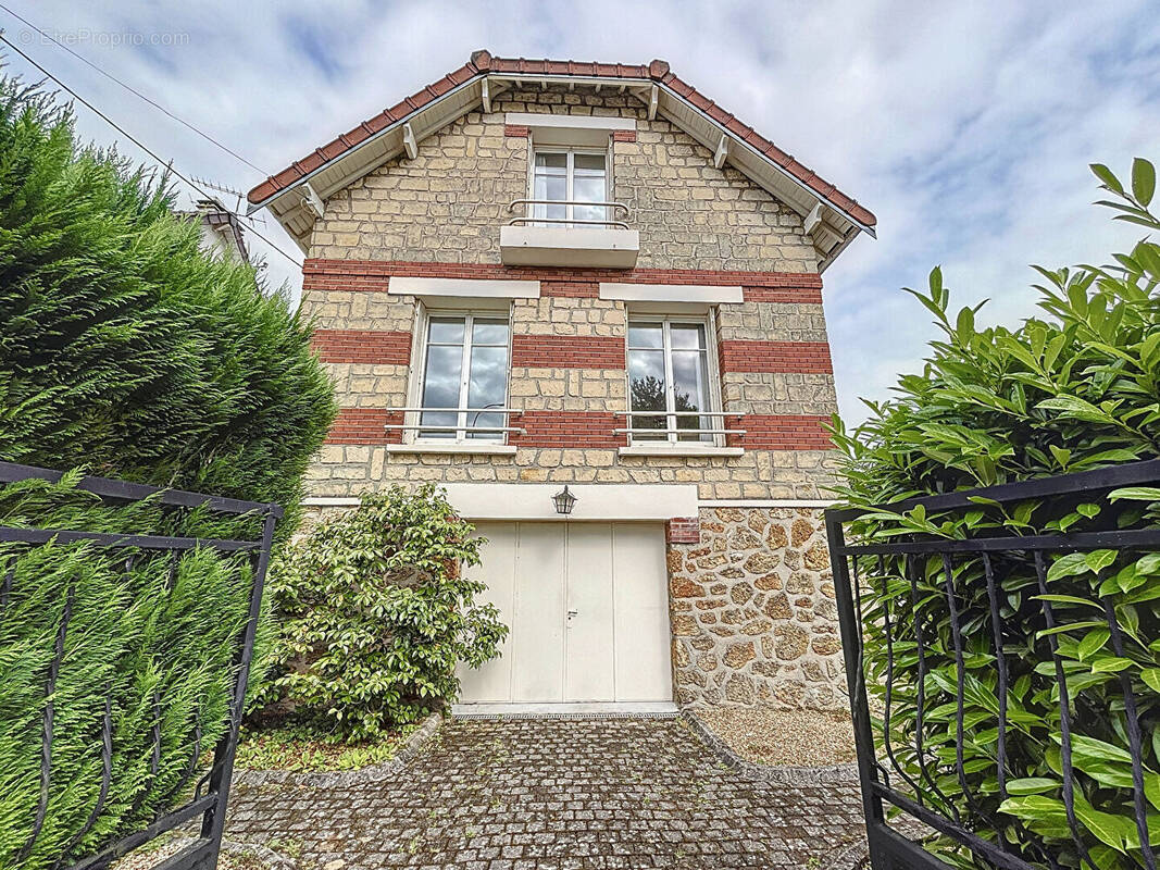 Maison à MONTGERON