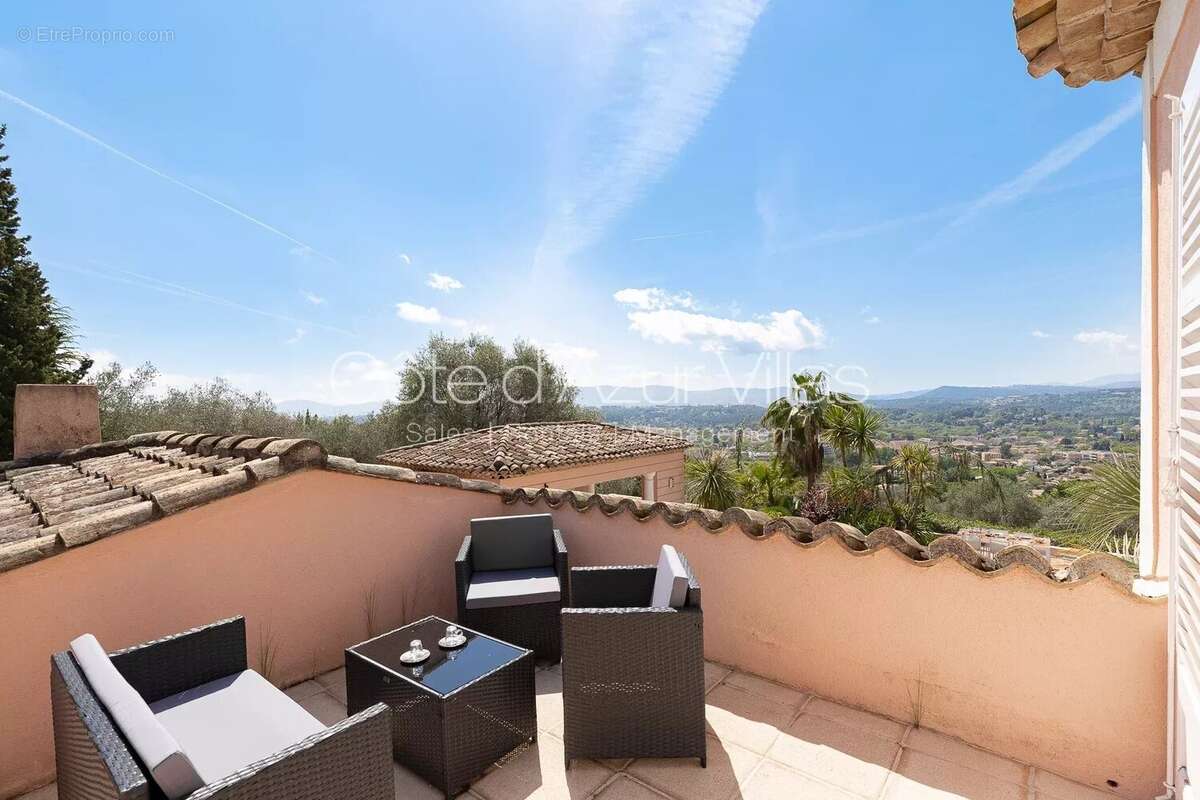 Maison à MOUGINS