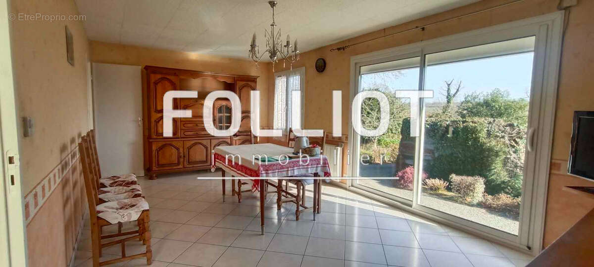 Maison à LA COLOMBE