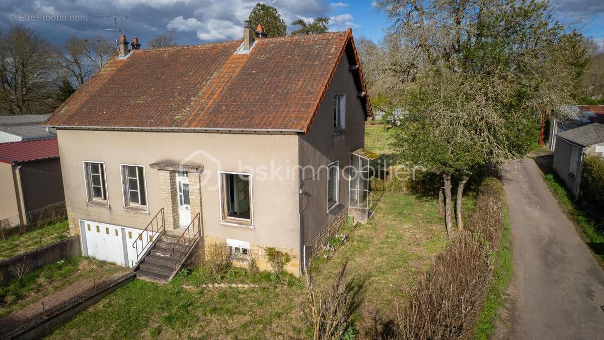 Maison à SAINT-BENIN-D&#039;AZY