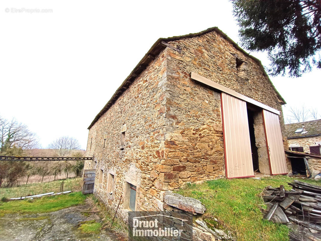 Maison à BARAQUEVILLE