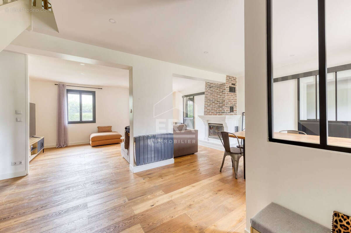 Maison à LA QUEUE-EN-BRIE