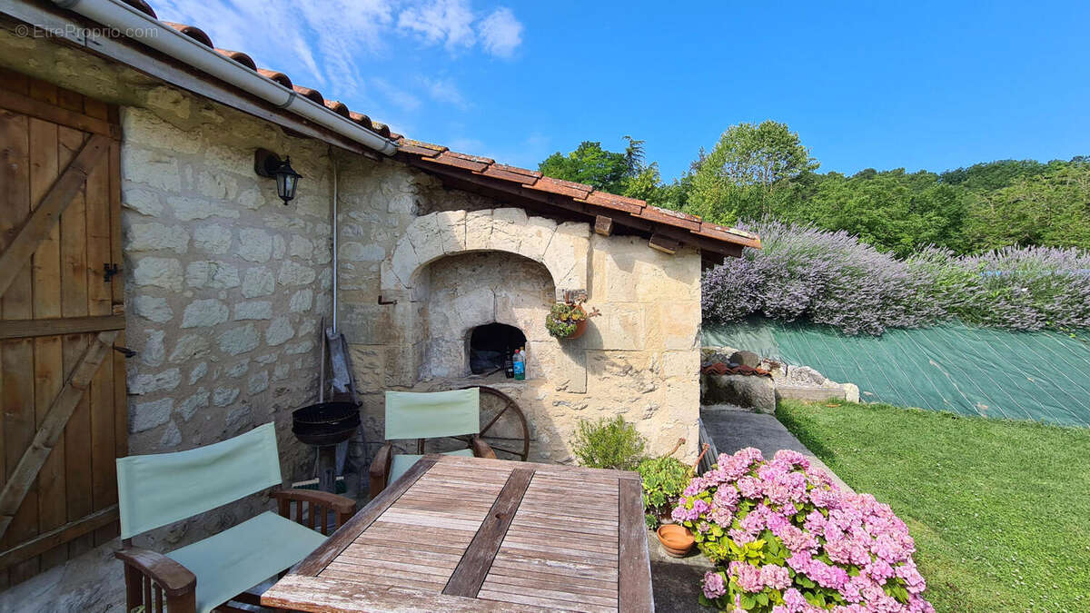 Charente country house with pool for sale . maison - Maison à AUBETERRE-SUR-DRONNE