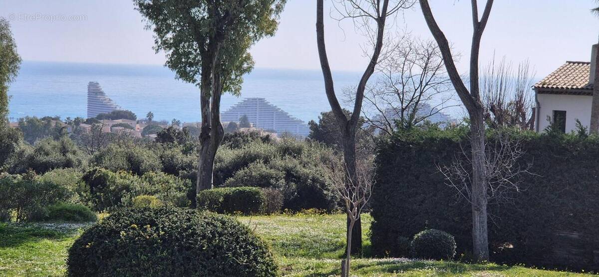 Appartement à VILLENEUVE-LOUBET