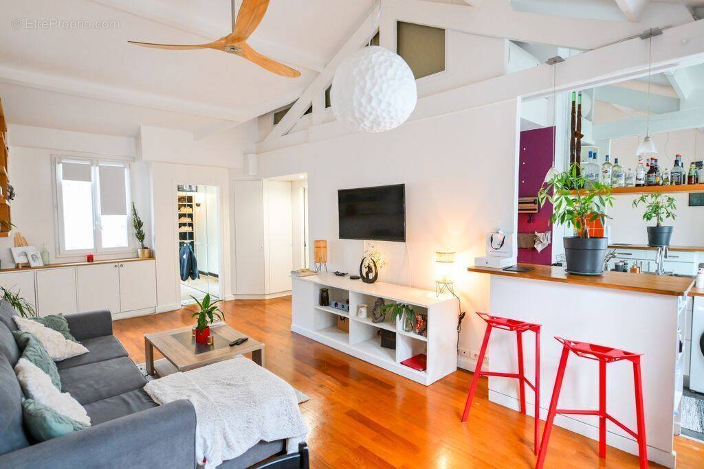 Photo 1 - Appartement à PARIS-18E