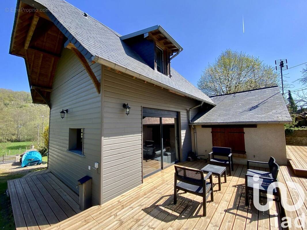 Photo 1 - Maison à LA RIVIERE-SAINT-SAUVEUR
