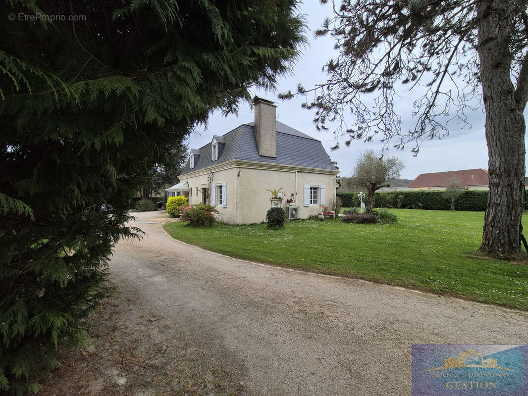 Maison à BARZUN
