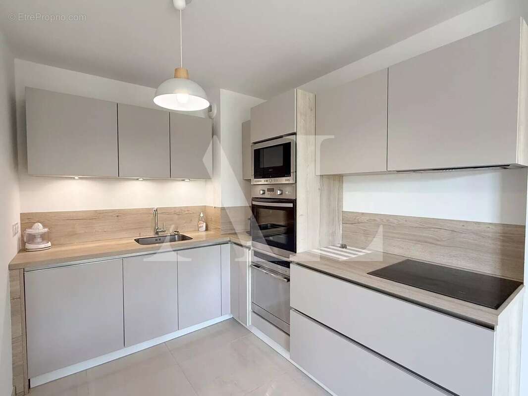 Appartement à VALLAURIS
