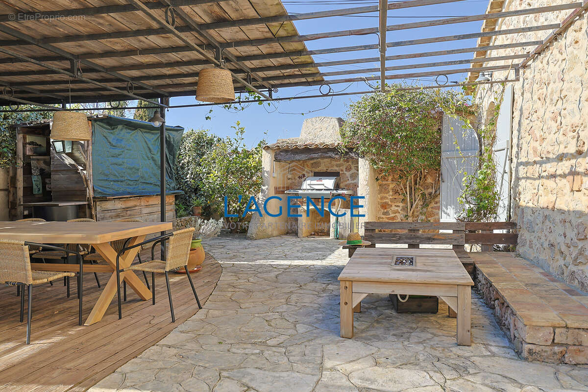 Maison à CARQUEIRANNE