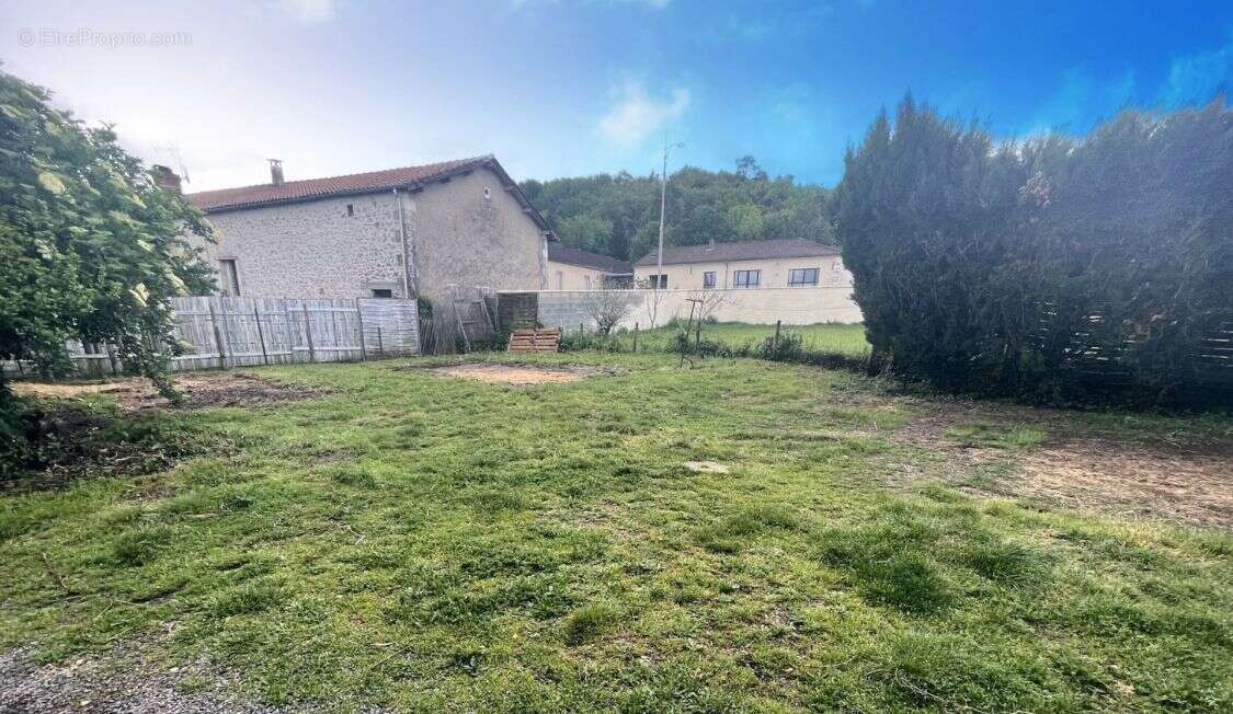 Terrain à MARSAC-SUR-L&#039;ISLE