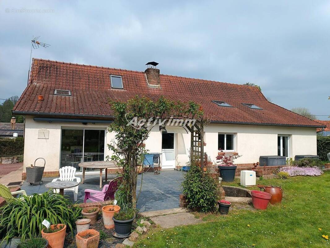 4257 33 - Maison à HESDIN