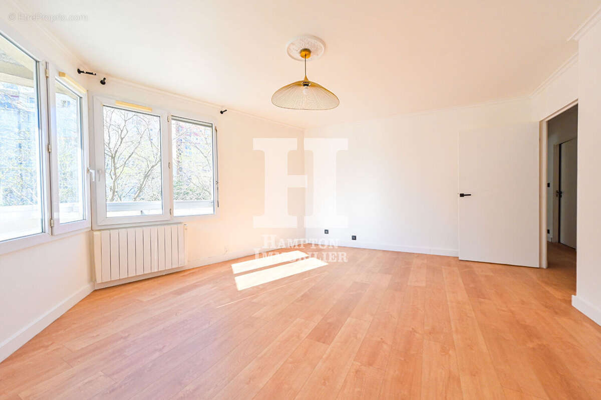 Appartement à PARIS-19E