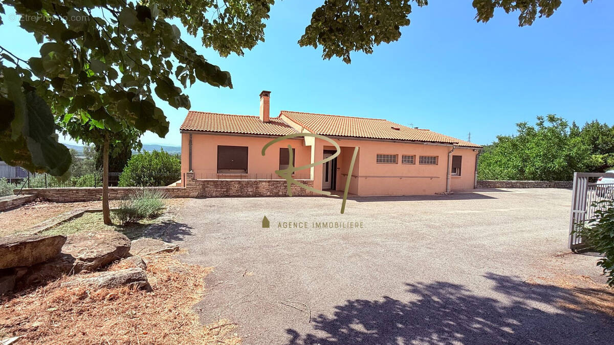 Maison à BARJAC