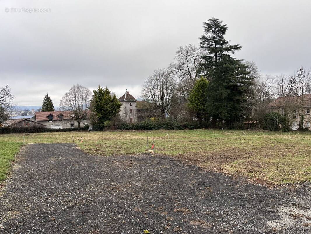 Terrain à AURILLAC