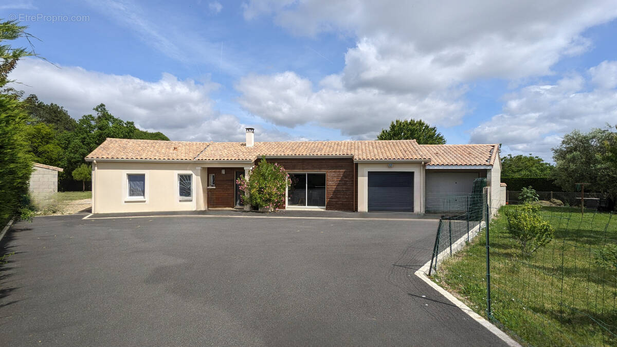 Maison à CHATEAUNEUF-SUR-CHARENTE