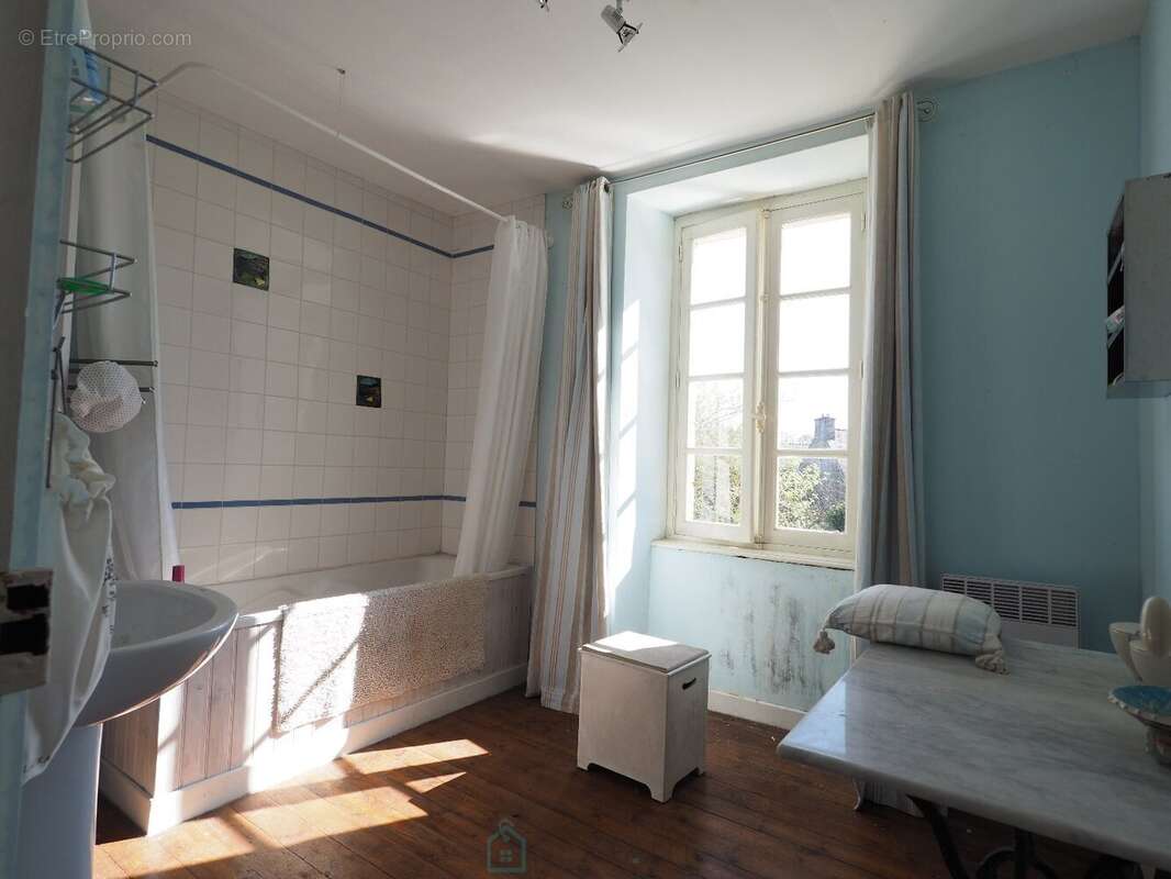 Maison à LOCMALO