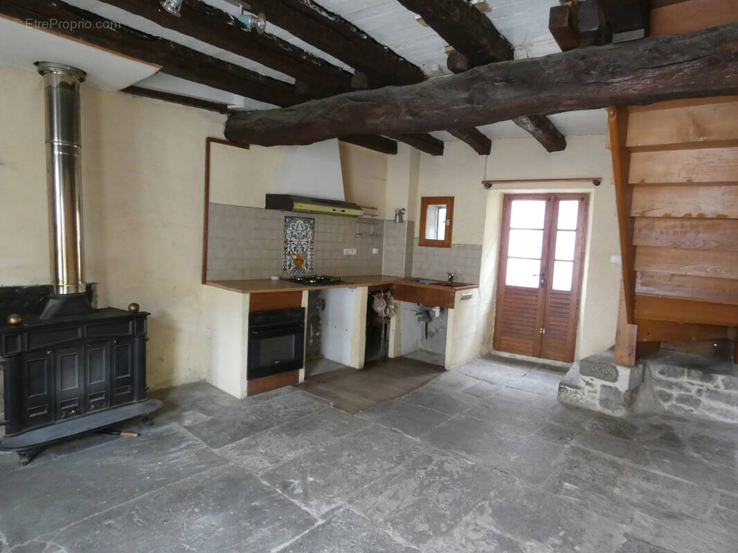 Maison à PEZENS