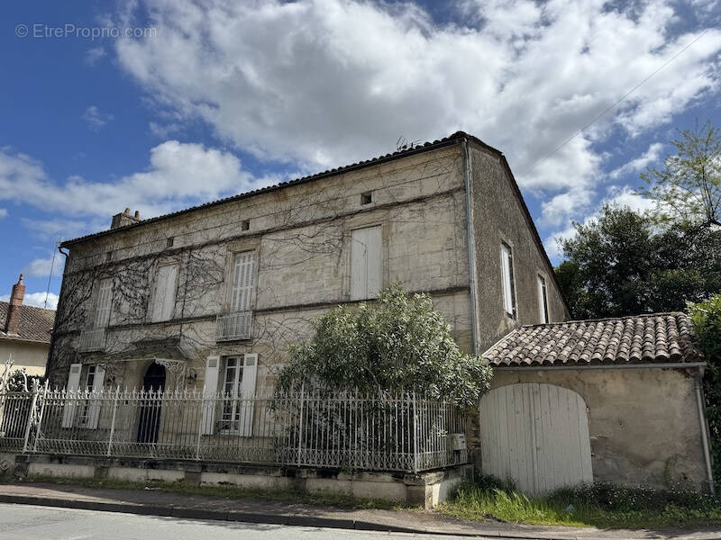 Maison à PORT-SAINTE-FOY-ET-PONCHAPT