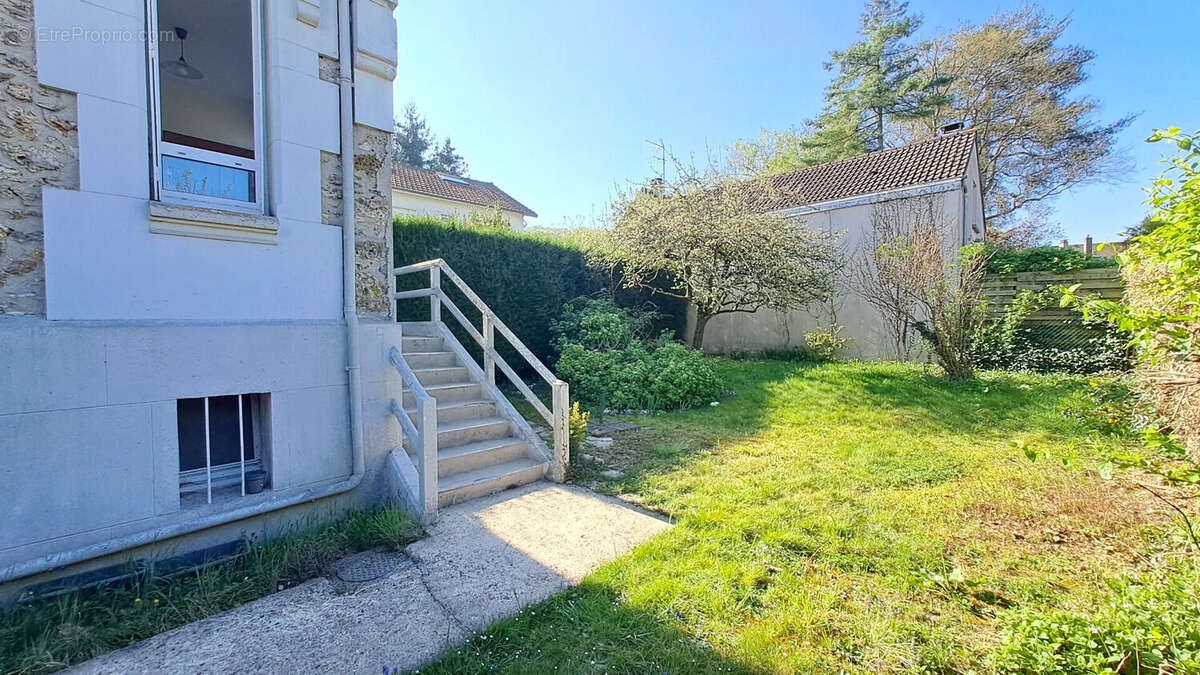 Appartement à SAINT-REMY-LES-CHEVREUSE
