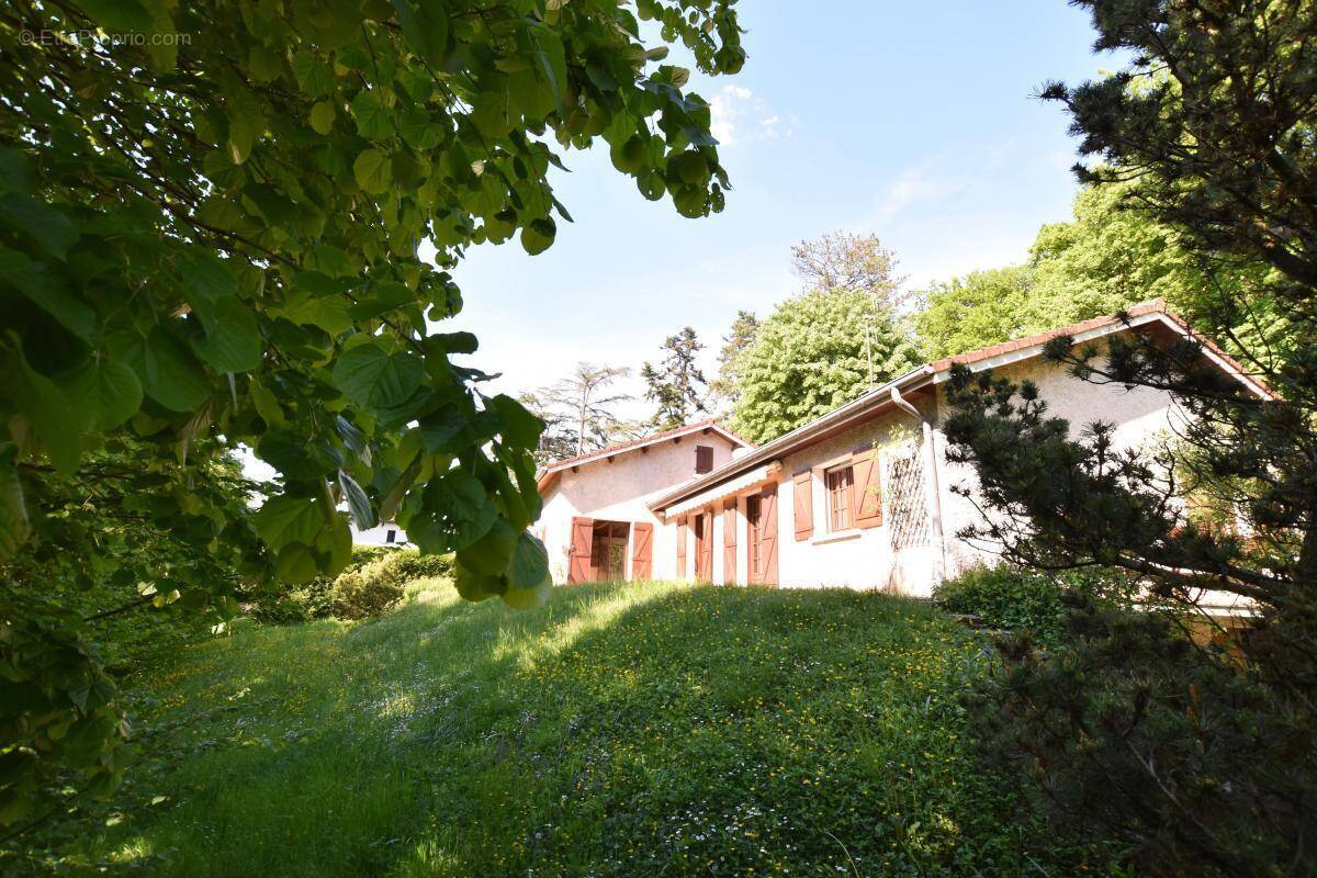 Maison à CIVRIEUX-D&#039;AZERGUES