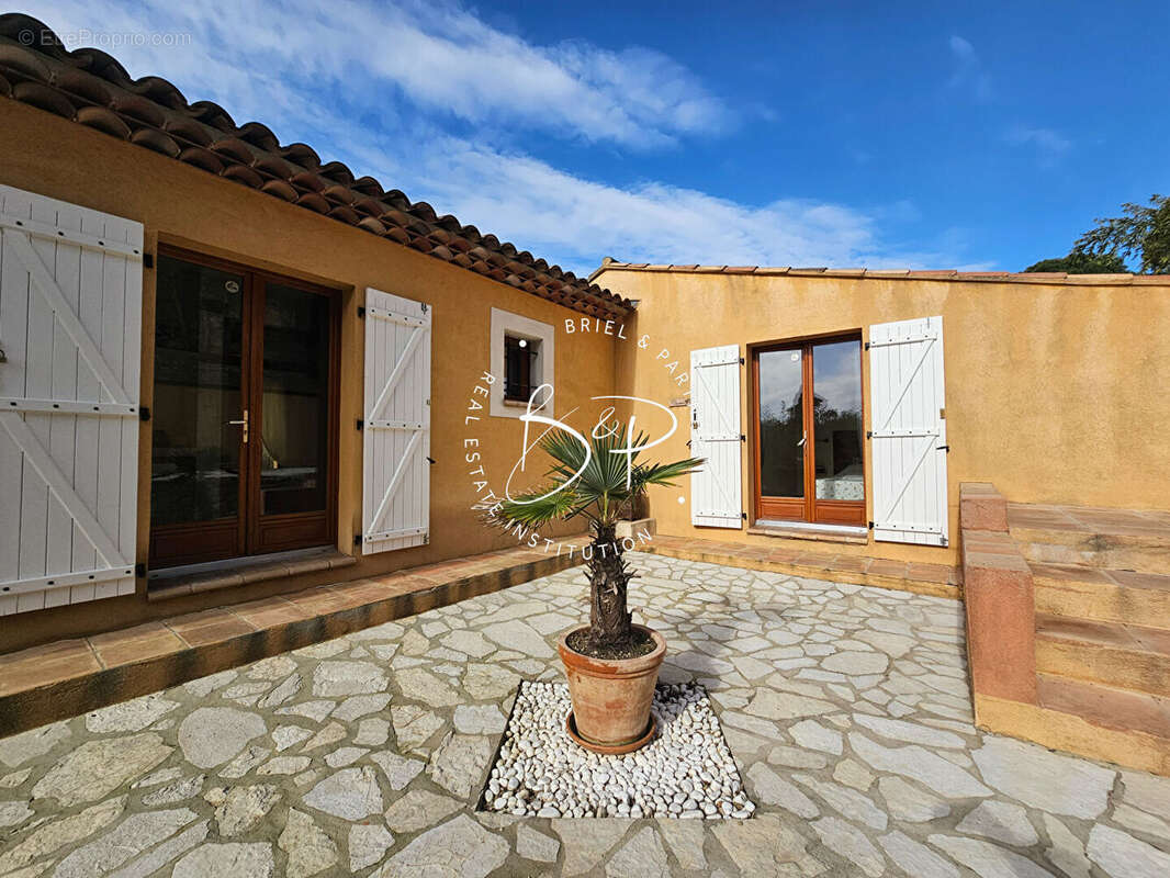 Maison à LORGUES