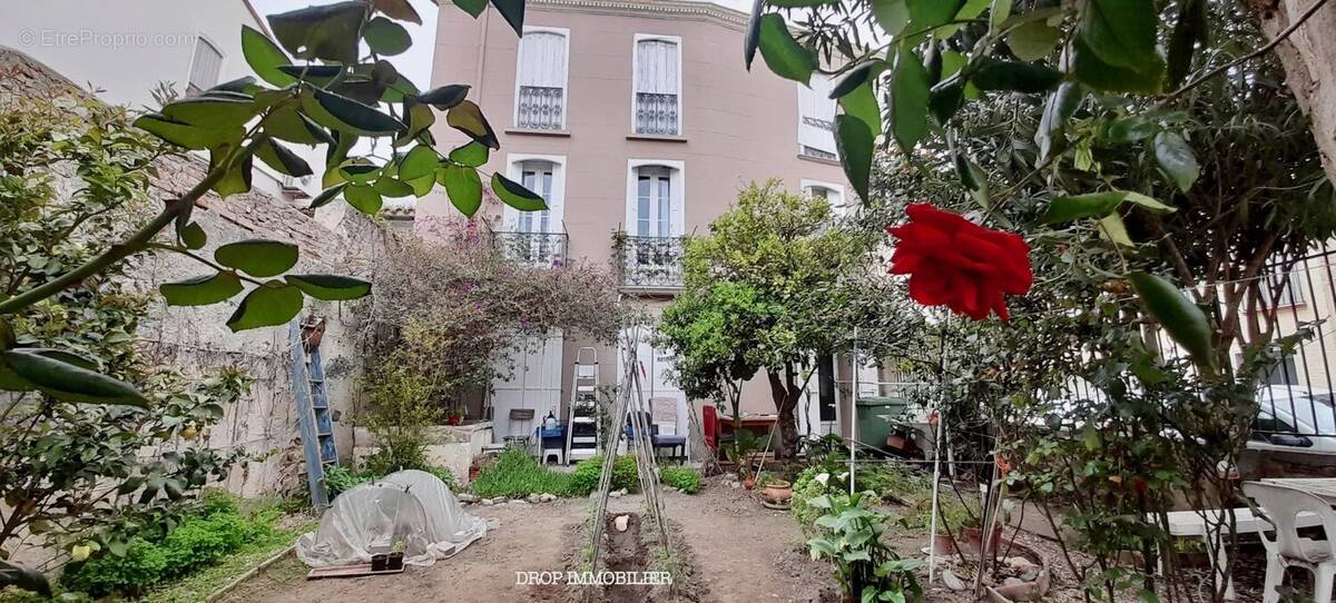 Appartement à SAINT-LAURENT-DE-LA-SALANQUE