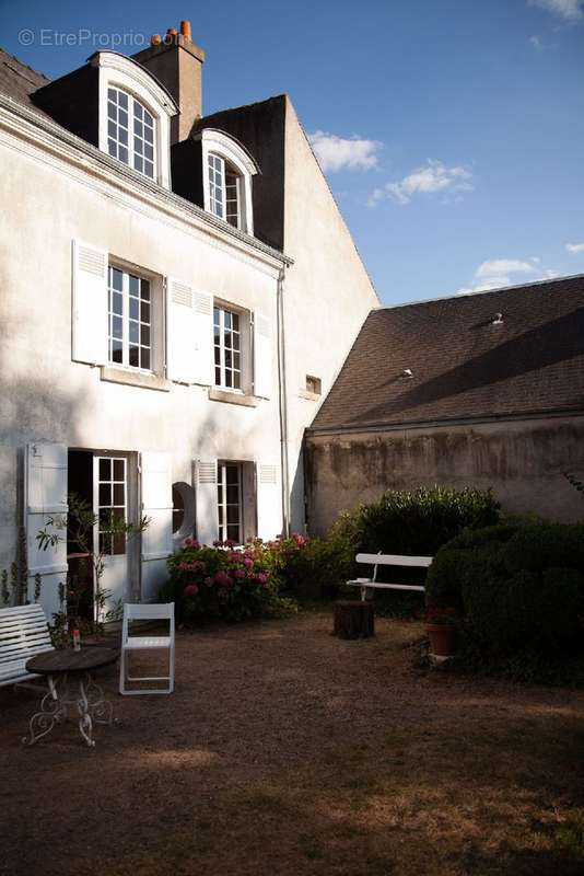 Maison à COMBLEUX