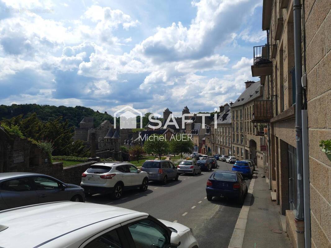 Photo 1 - Commerce à FOUGERES