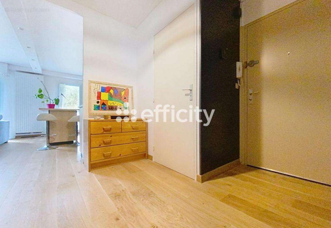 Appartement à LA CHAPELLE-EN-SERVAL