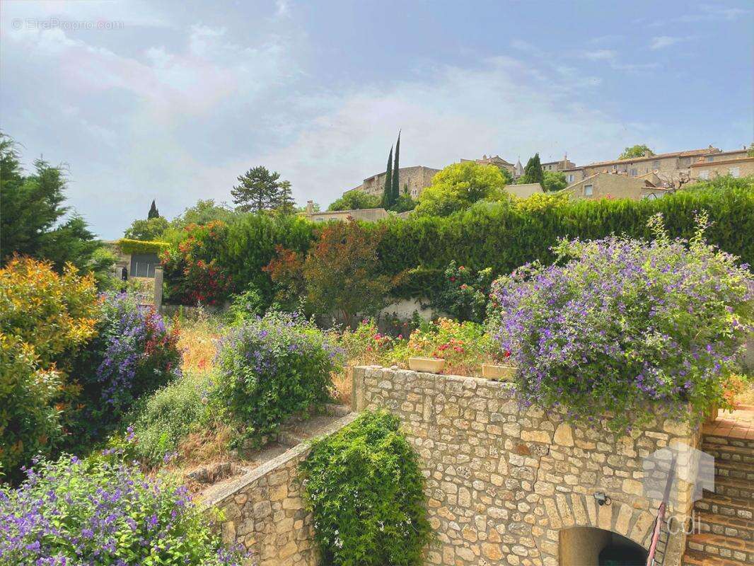 Maison à LA GARDE-ADHEMAR