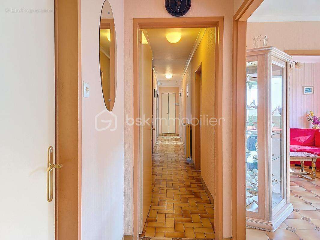 Maison à LA QUEUE-LES-YVELINES