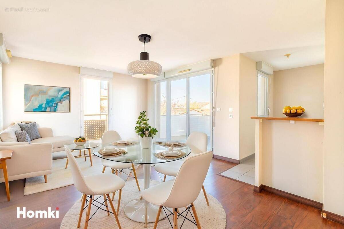 Appartement à FROUZINS