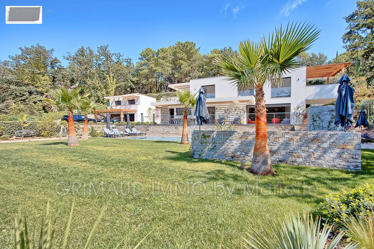 Maison à LA GARDE-FREINET