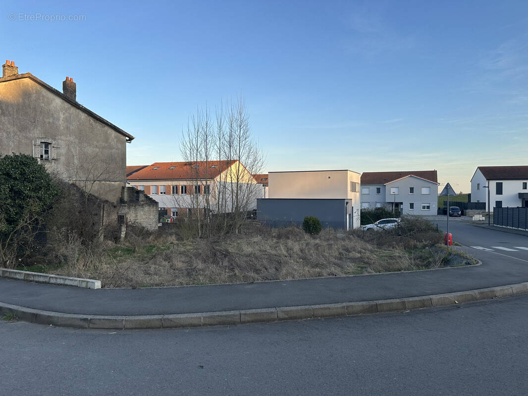 Terrain à MANOM