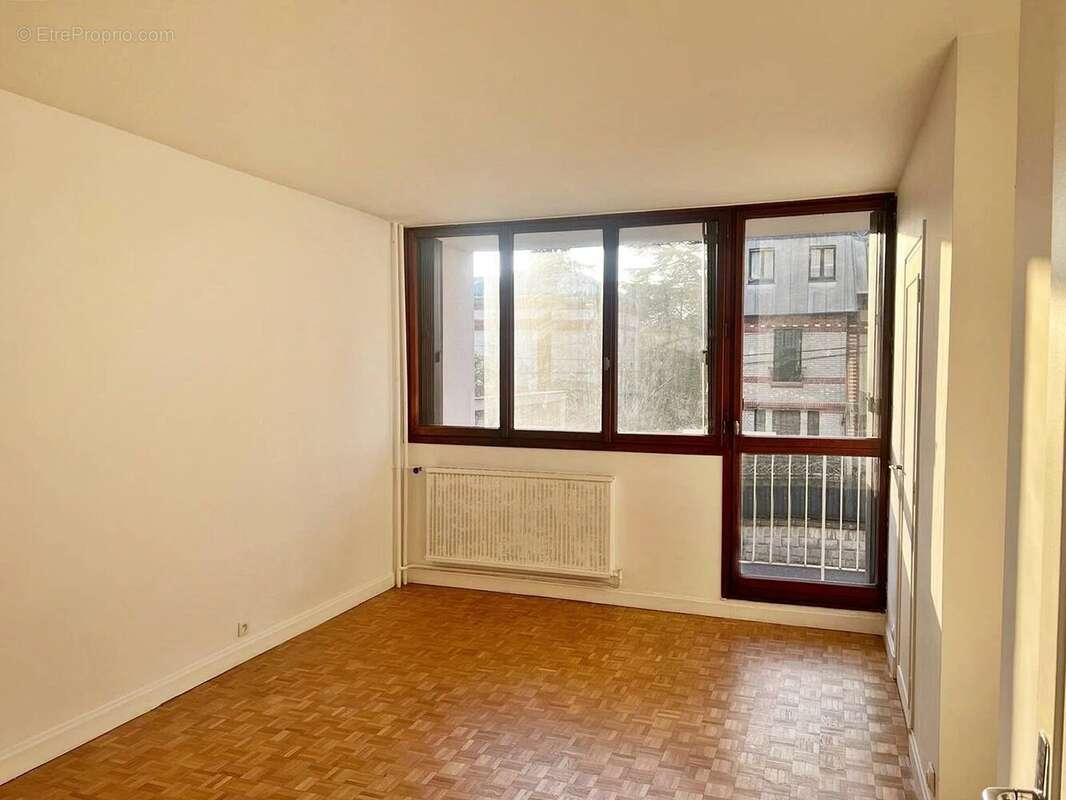 Appartement à SAINT-MAUR-DES-FOSSES
