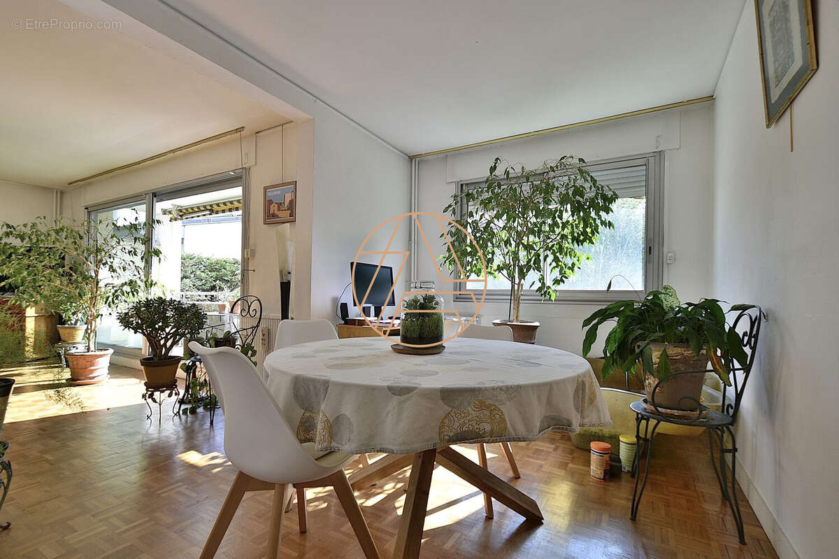 Appartement à SAINT-MAUR-DES-FOSSES