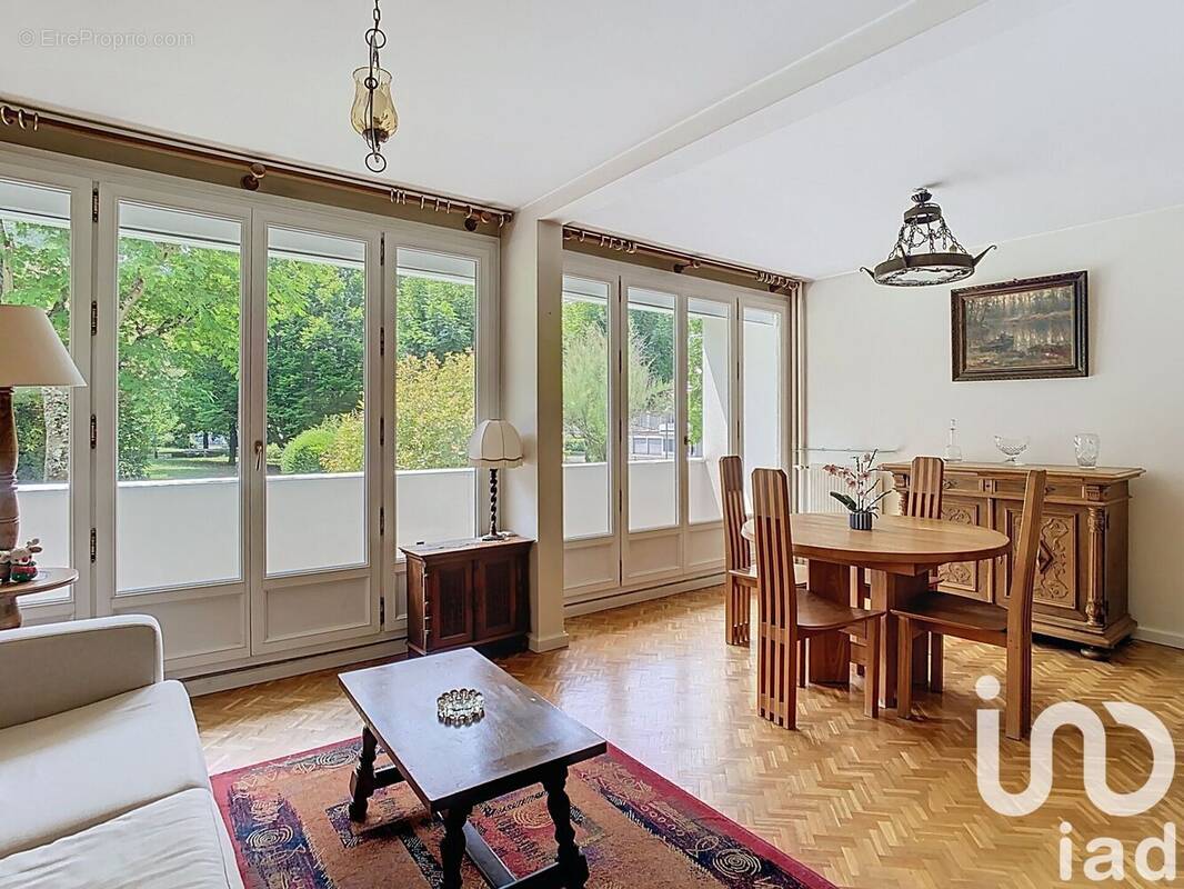 Photo 1 - Appartement à SAINT-MARTIN-D&#039;HERES